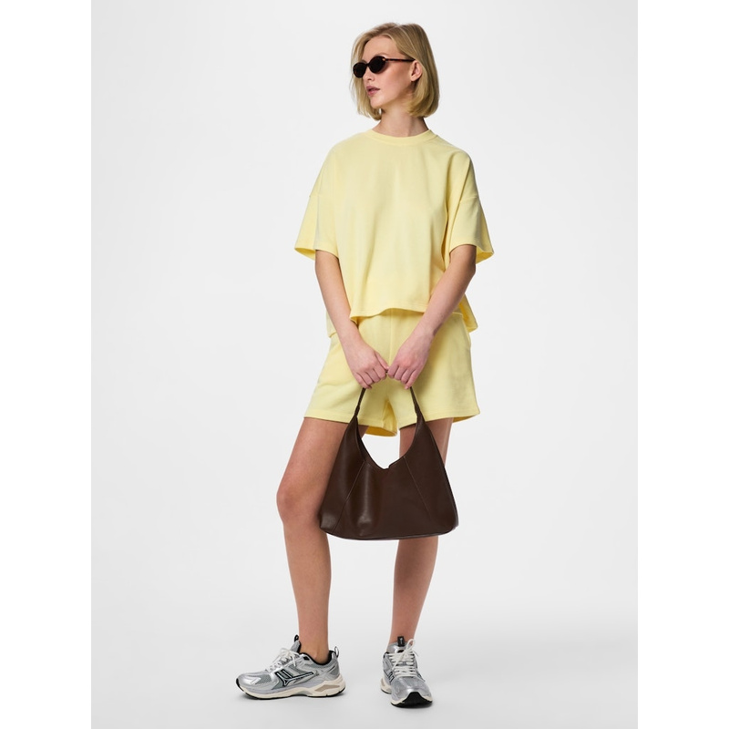 Pieces Short Geel 330059_0002.jpg