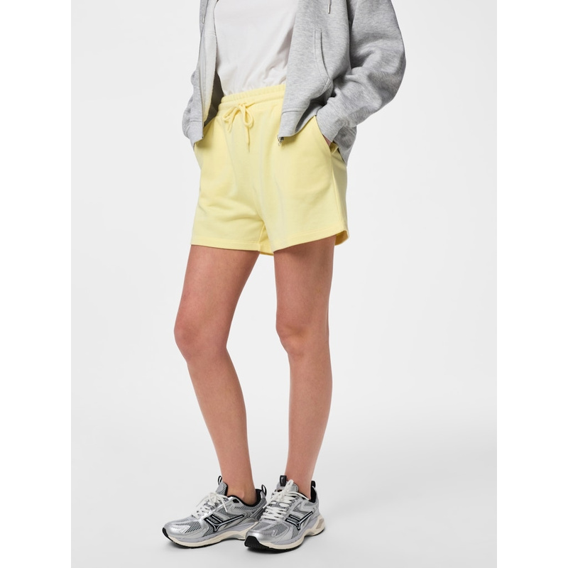 Pieces Short Geel 330059_0003.jpg