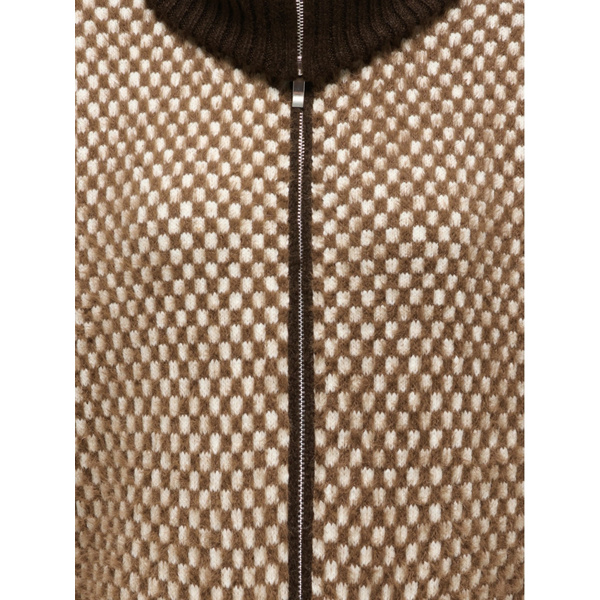 336380_0002.jpg